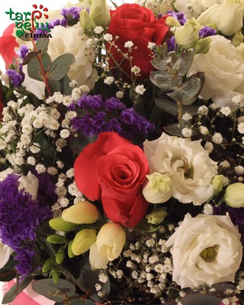 Gėlių dėžutė GIMTADIENIS | Gėlių kompozicijos | Gėlės