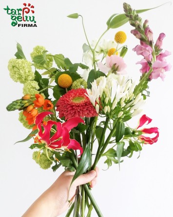 Puokštė floristo fantazija | Gėlių puokštės