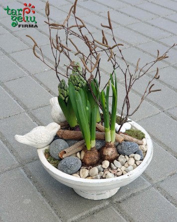 Pavasarinė velykinė gėlių kompozicija "Bundanti gamta" | Pavasario gėlės