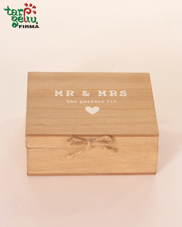 Raktų pakabukai dvi širdelės pusės medinėje dėžutėje "Mr & MRS" | Dovanos