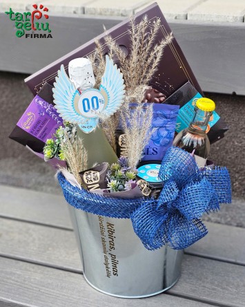 Rinkinys "Kibiras, pilnas širdžiai skanių dalykėlių" | Gimimo diena | Gėlės | Dovanos
